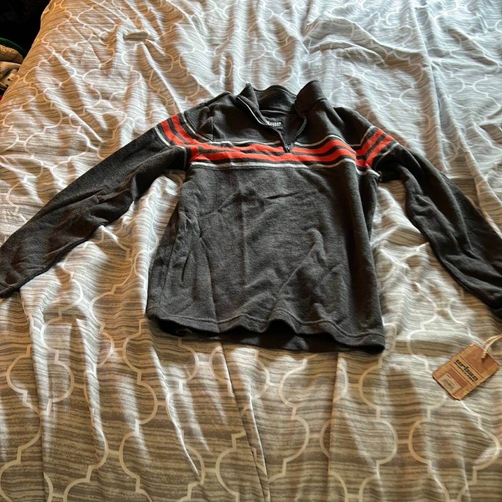 Boys sweater size Large BNWT
